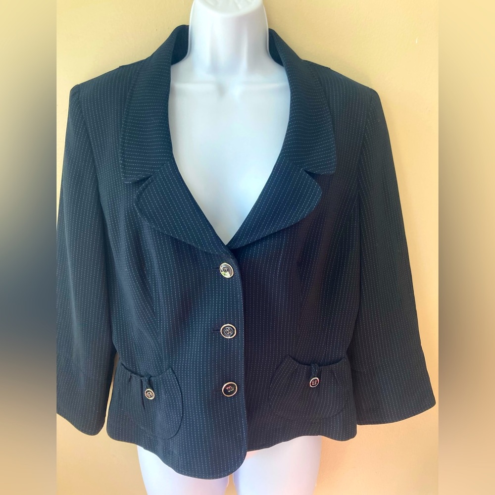 Signature by Larry Levine navy blue cropped blazer 3/4 sleeves and pockets